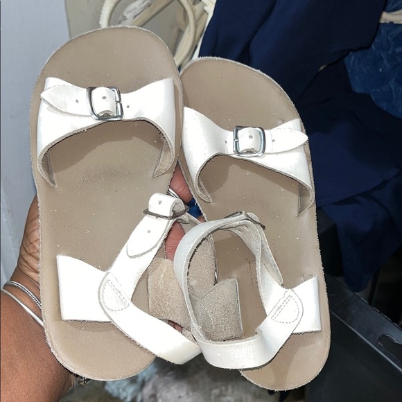 Kids White Sandals 😍Amo - Picture 1 of 1